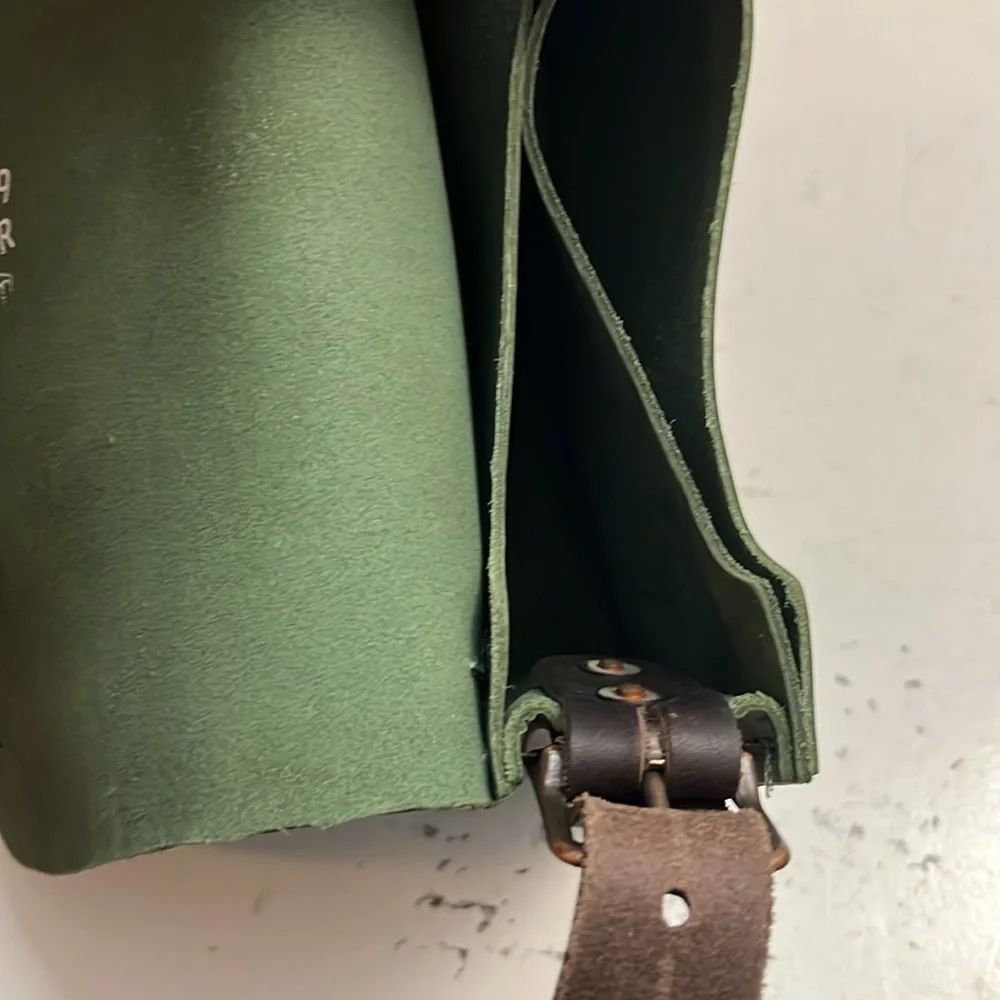 Craftsbury Common LeatherSaddle Bag Crossbody - Picture 9 of 11